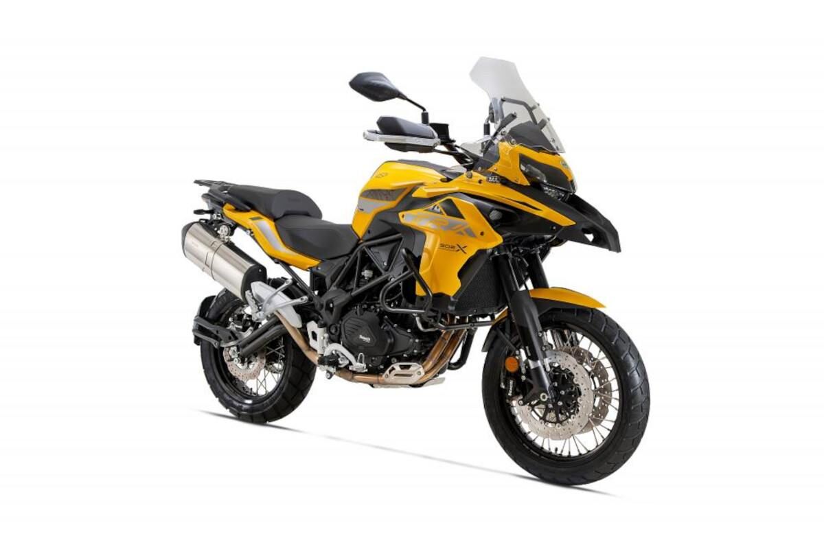 Cover-2021-Benelli-502-TRK