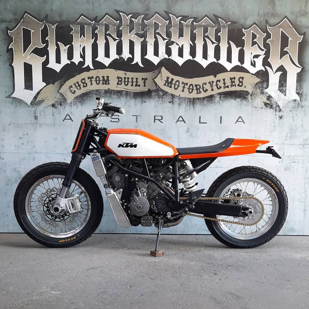 Custom-Black-Cycles-KTM-Superduke-900-flat-tracker-1