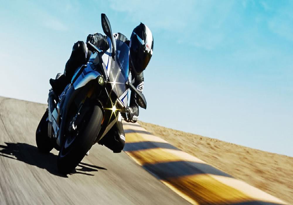 Track Expert Tony Garcia sharing his view on Yamaha R1M Yamaha R1M Review