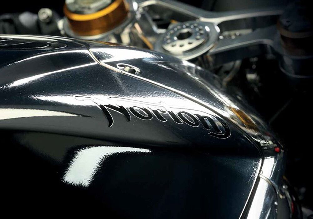 Review : Norton V4 SS OR V4 RR Norton Cover Photo 1