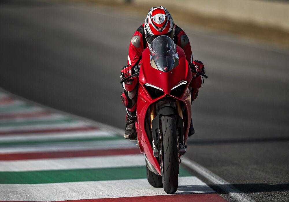 News : Ducati again recalls Panigale V4, V4 S and V4 SP motorcycles Panigale-V4-MY18-Red